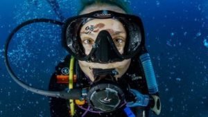 fun face diving open water diver at Master Divers