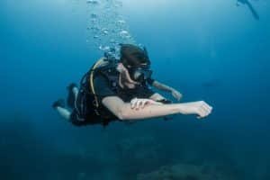 diver practising navigation skills