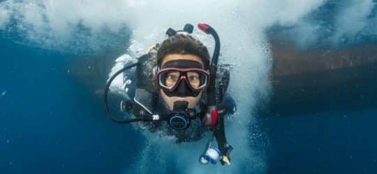diver with bubbles