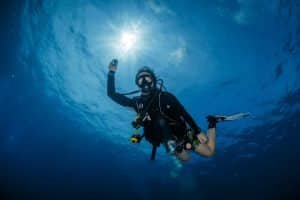 diver with surface marker