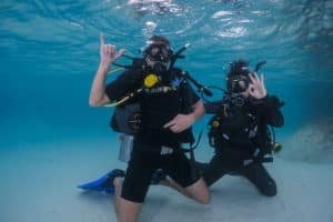 diving instructor with student 1024x683